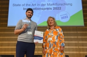 Preis der Deutschen Marktforschung verliehen - Dr. Marco Maier, Tawny, und Univ.-Prof. Dr. Andrea Gröppel-Klein, Leiterin der Jury - Quelle: Christian Augustin/BVM